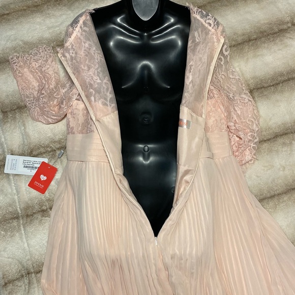 JJ’s House A-Line Scoop Neck Ankle - Length Dress with Pleated - Picture 11 of 17